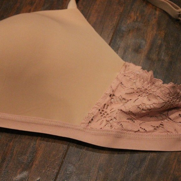 2/$30 🏷 Aerie Wireless Bra Size 36DD Nude Colour - Picture 5 of 5